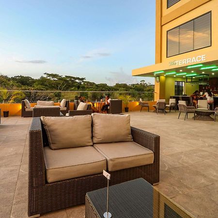 Comfort Inn & Suites Tobago Signal Hill 外观 照片