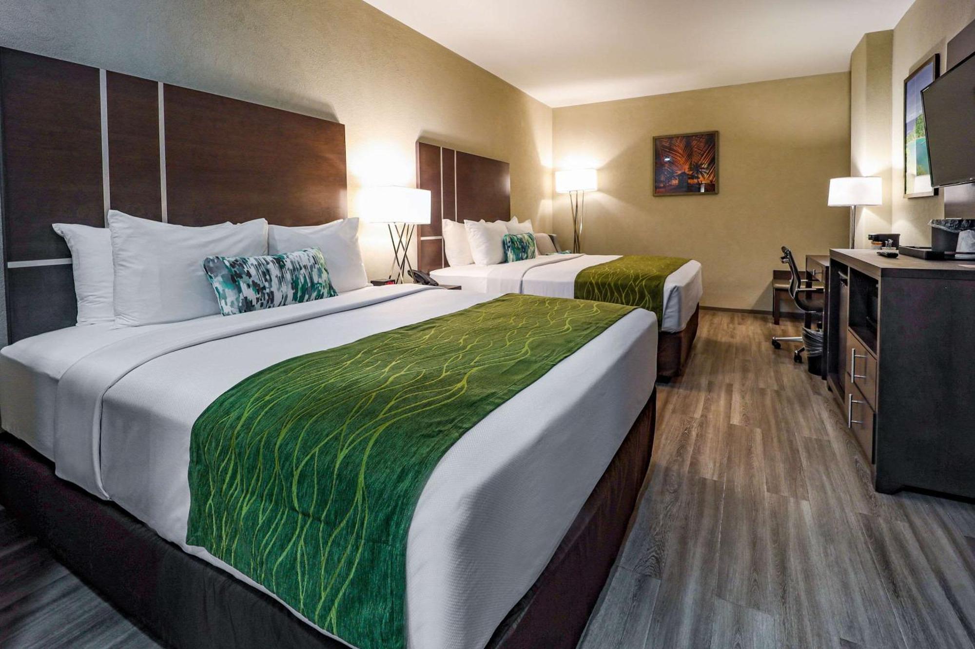 Comfort Inn & Suites Tobago Signal Hill 外观 照片