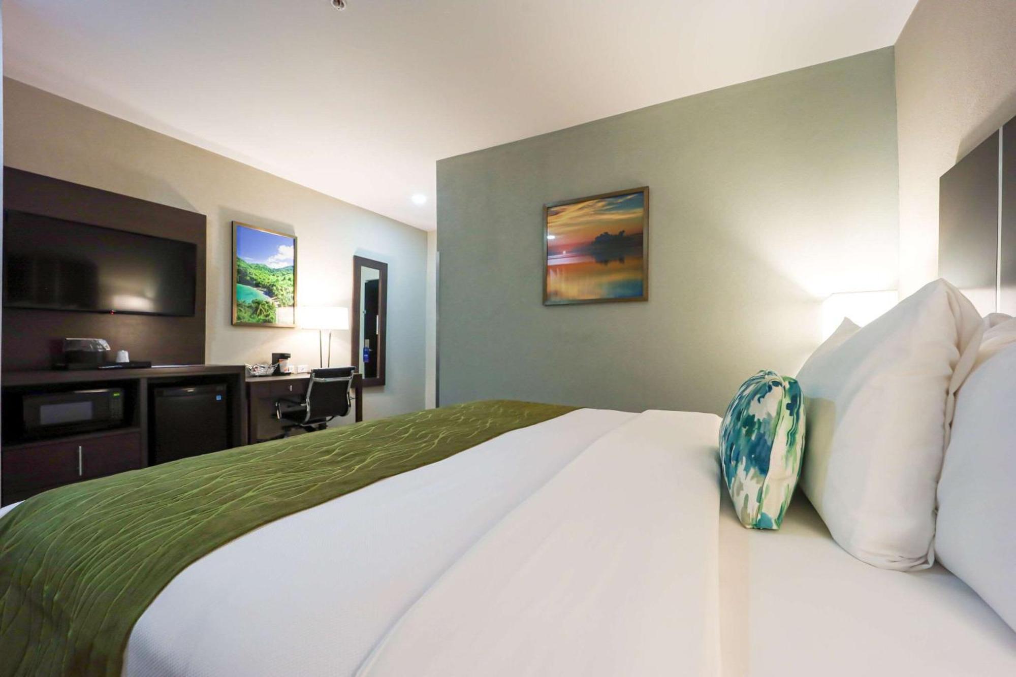 Comfort Inn & Suites Tobago Signal Hill 外观 照片