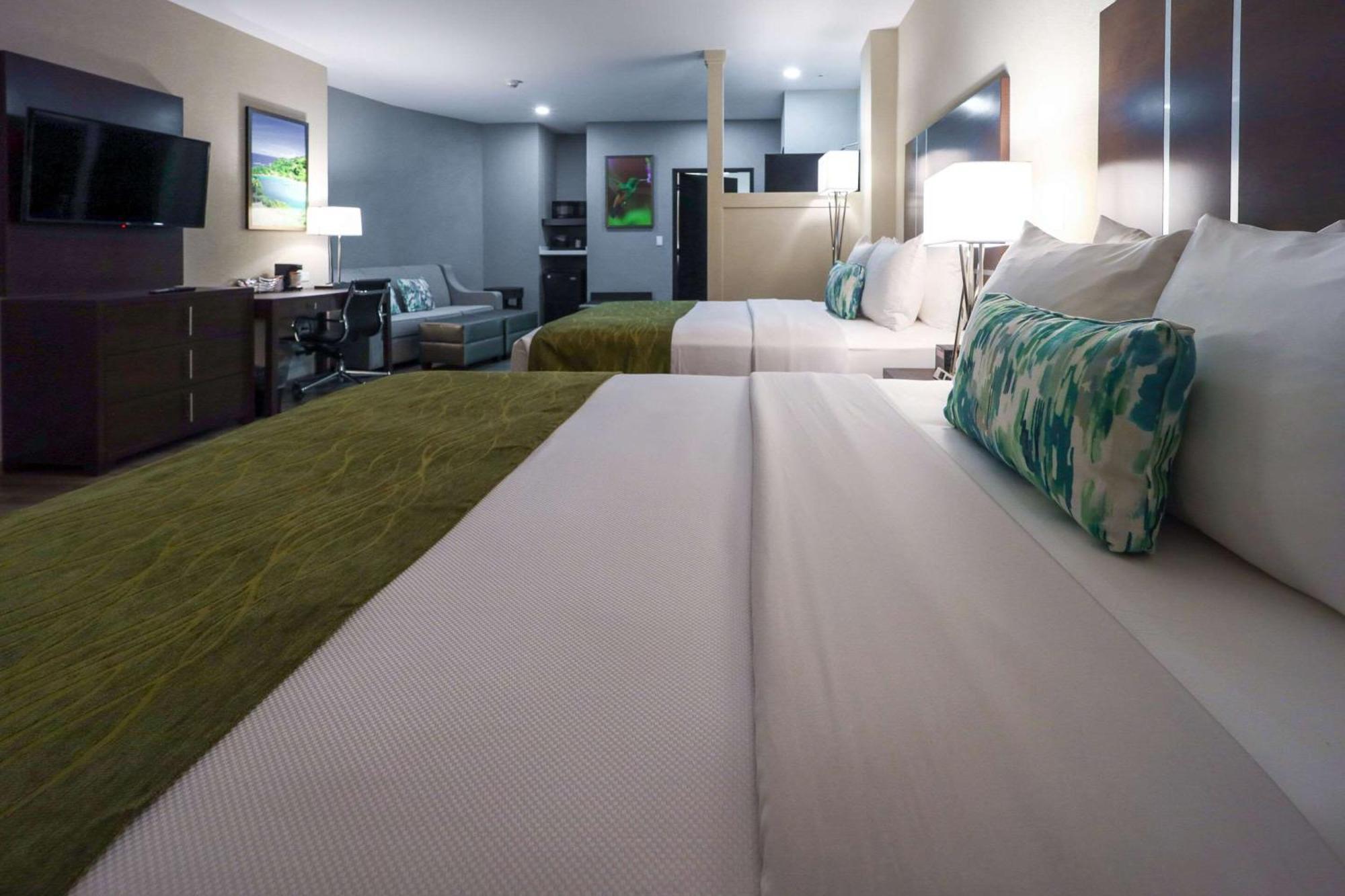 Comfort Inn & Suites Tobago Signal Hill 外观 照片